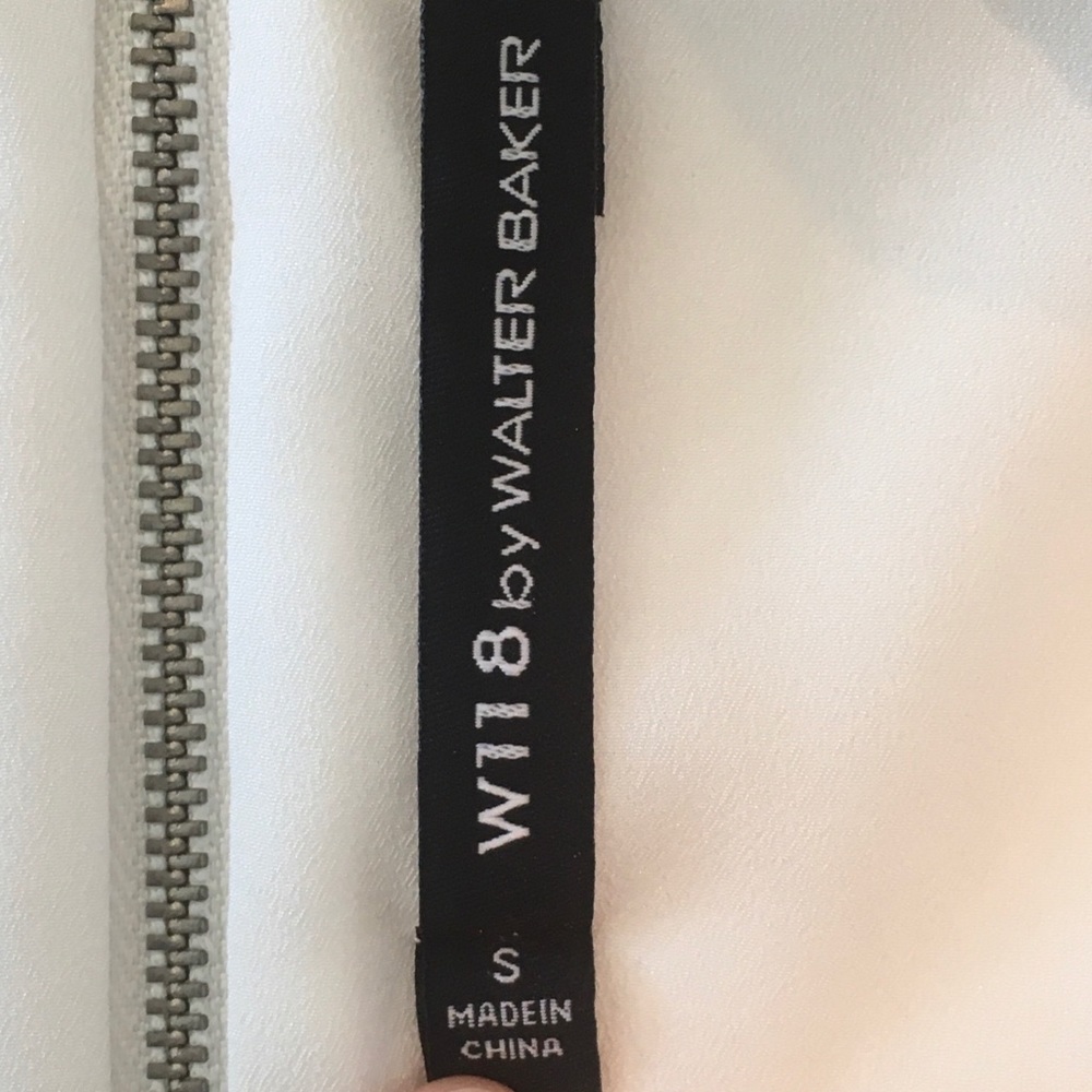 Sleeveless white dress - Picture 7 of 8